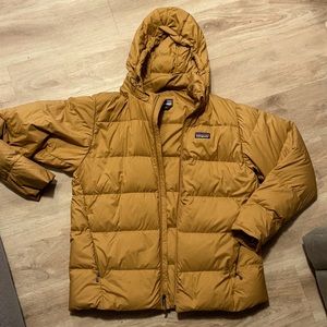 Patagonia hooded men’s puffer jacket